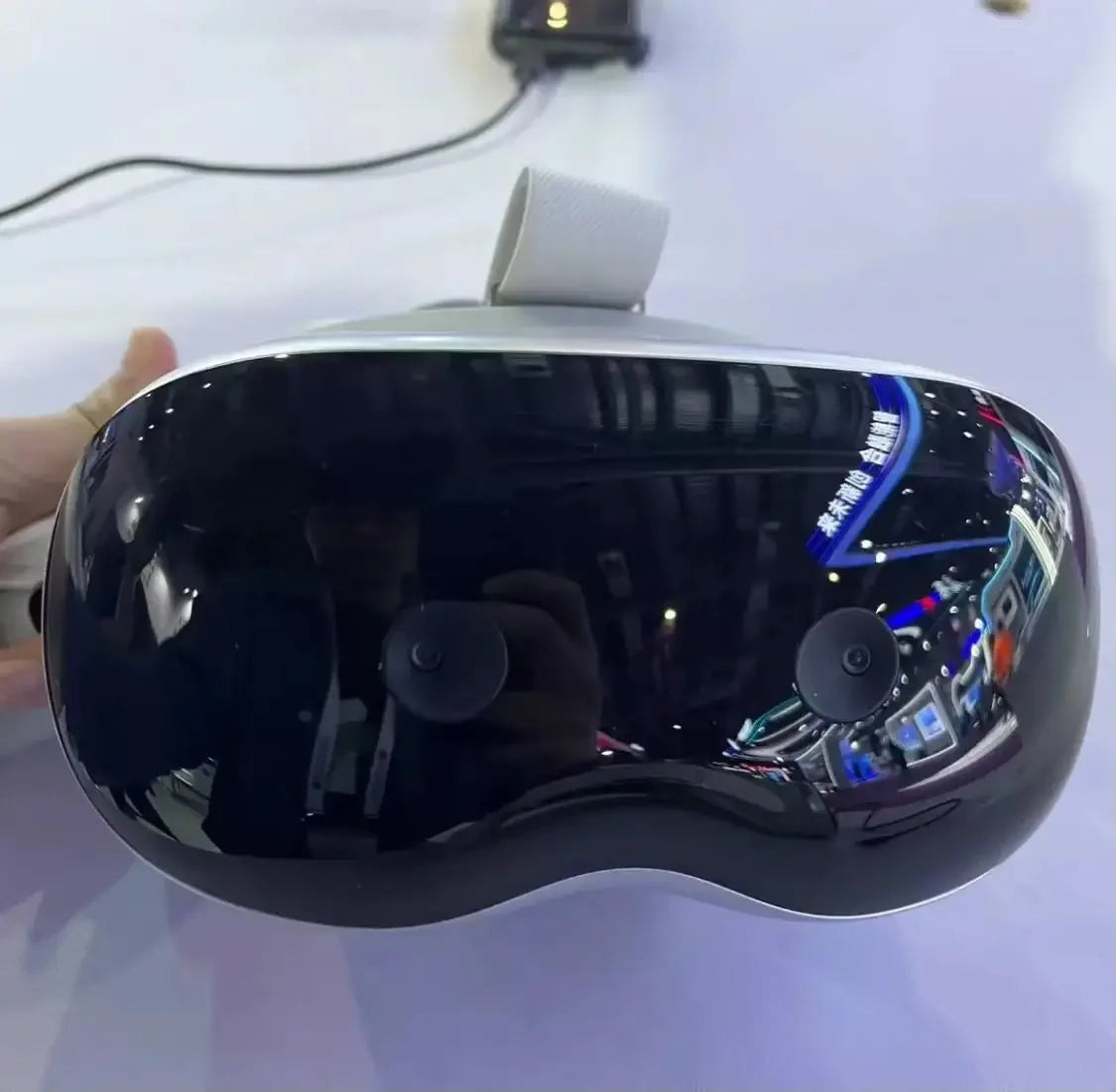 All-in-One 4K 72Hz/90Hz 6DoF 105° FOV Spatial VR AR MR Device with 3D Video Glasses
